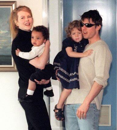 Isabella with her parents and brother Connor Cruise.